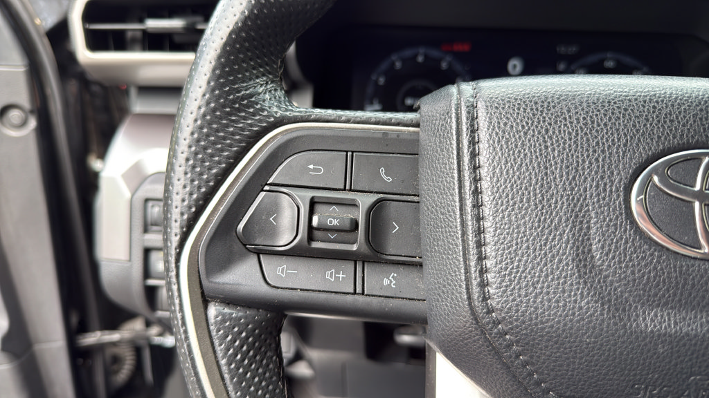 Used 2024 Toyota Tacoma TRD Off-Road AWD/4WD image 21