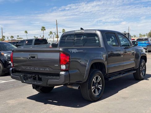 Used 2018 Toyota Tacoma TRD Sport w/ Technology Package image 8