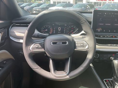 Used 2025 Jeep Compass Limited AWD/4WD image 25