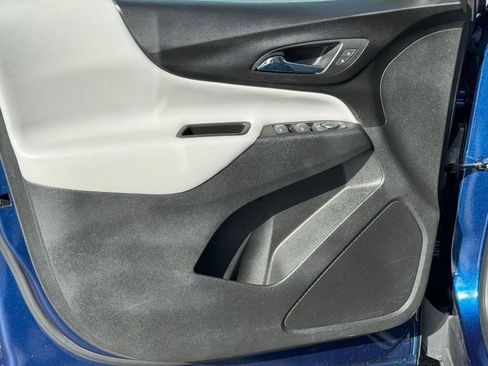 Used 2023 Chevrolet Equinox LS w/ LS Convenience Package image 12