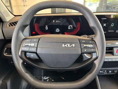 Used 2025 Kia K4 LXS FWD image 27