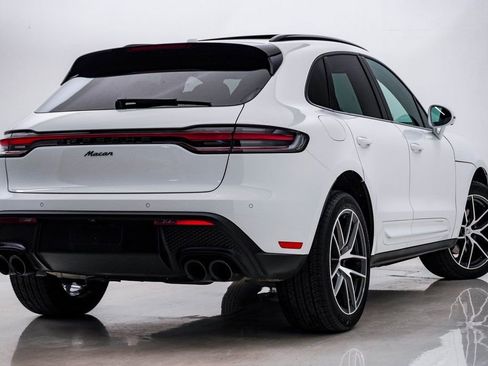 Certified 2025 Porsche Macan AWD/4WD image 11