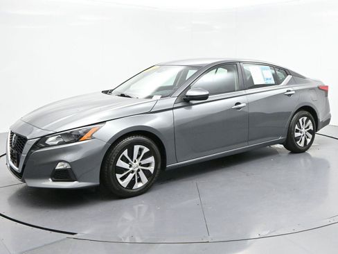 Used 2022 Nissan Altima 2.5 S FWD image 3