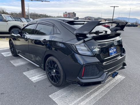 Used 2018 Honda Civic Sport image 7