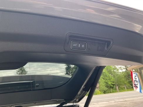 Used 2020 Ford Explorer Limited AWD/4WD image 36