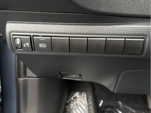Used 2022 Toyota Corolla LE image 16