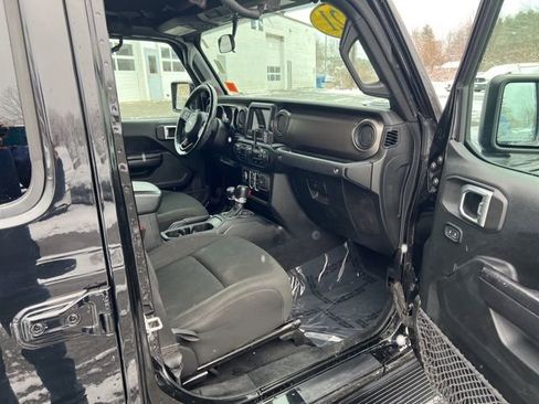 Used 2021 Jeep Gladiator Sport image 14