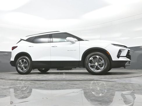 Used 2025 Chevrolet Blazer LT w/ Convenience Package AWD/4WD image 30