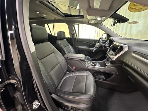 Certified 2023 GMC Acadia SLT w/ Technology Package AWD/4WD image 18