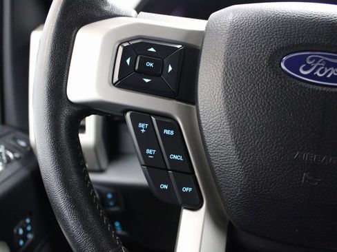 Used 2020 Ford F250 Lariat w/ Lariat Ultimate Package image 40