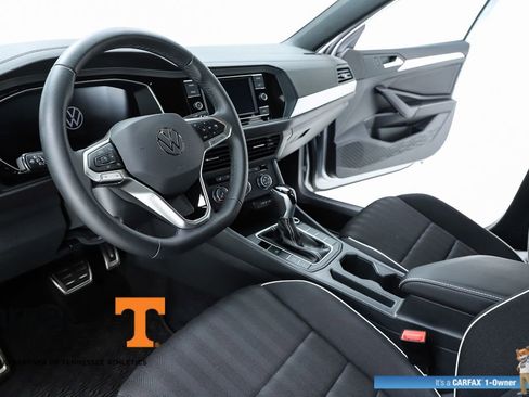 Used 2024 Volkswagen Jetta Sport image 19