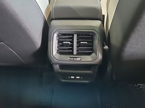 New 2026 Volkswagen Taos SE AWD/4WD image 18