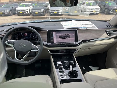 New 2026 Volkswagen Atlas SEL image 17