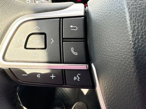 Used 2026 Toyota Sienna XLE FWD image 18