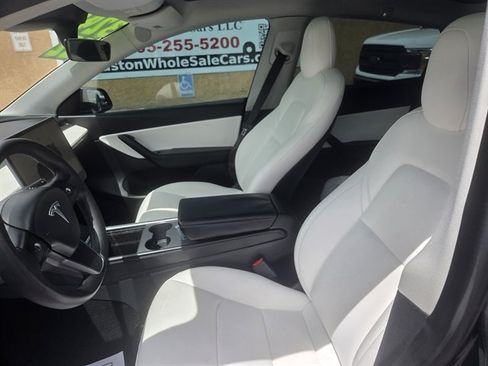 Used 2022 Tesla Model Y Performance AWD/4WD image 7