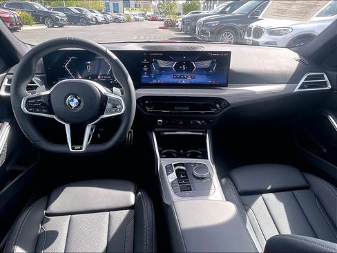 Used 2026 BMW 330i Sedan w/ M Sport Package image 18