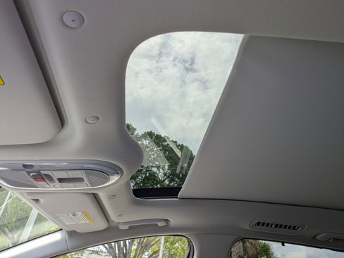 New 2026 Hyundai Ioniq 9 Limited image 23