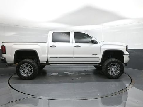 Used 2018 GMC Sierra 1500 Denali w/ Denali Ultimate Package AWD/4WD image 11