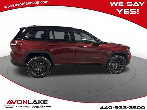 New 2025 Jeep Grand Cherokee Limited image 6