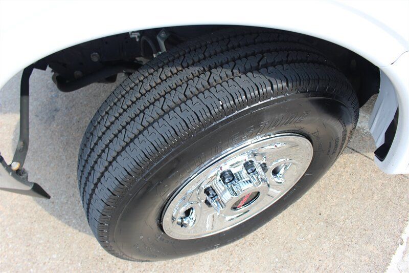 Used 2025 GMC Savana 3500 LT w/ LT Preferred Equipment Group RWD image 27