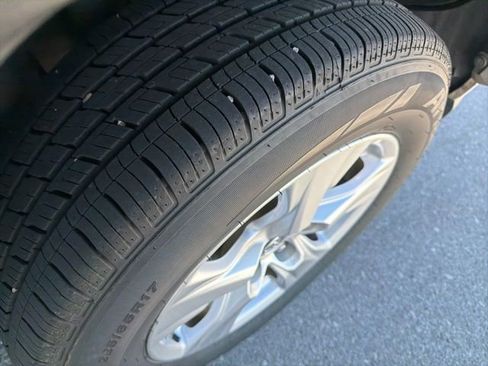 Used 2019 Toyota RAV4 XLE image 3