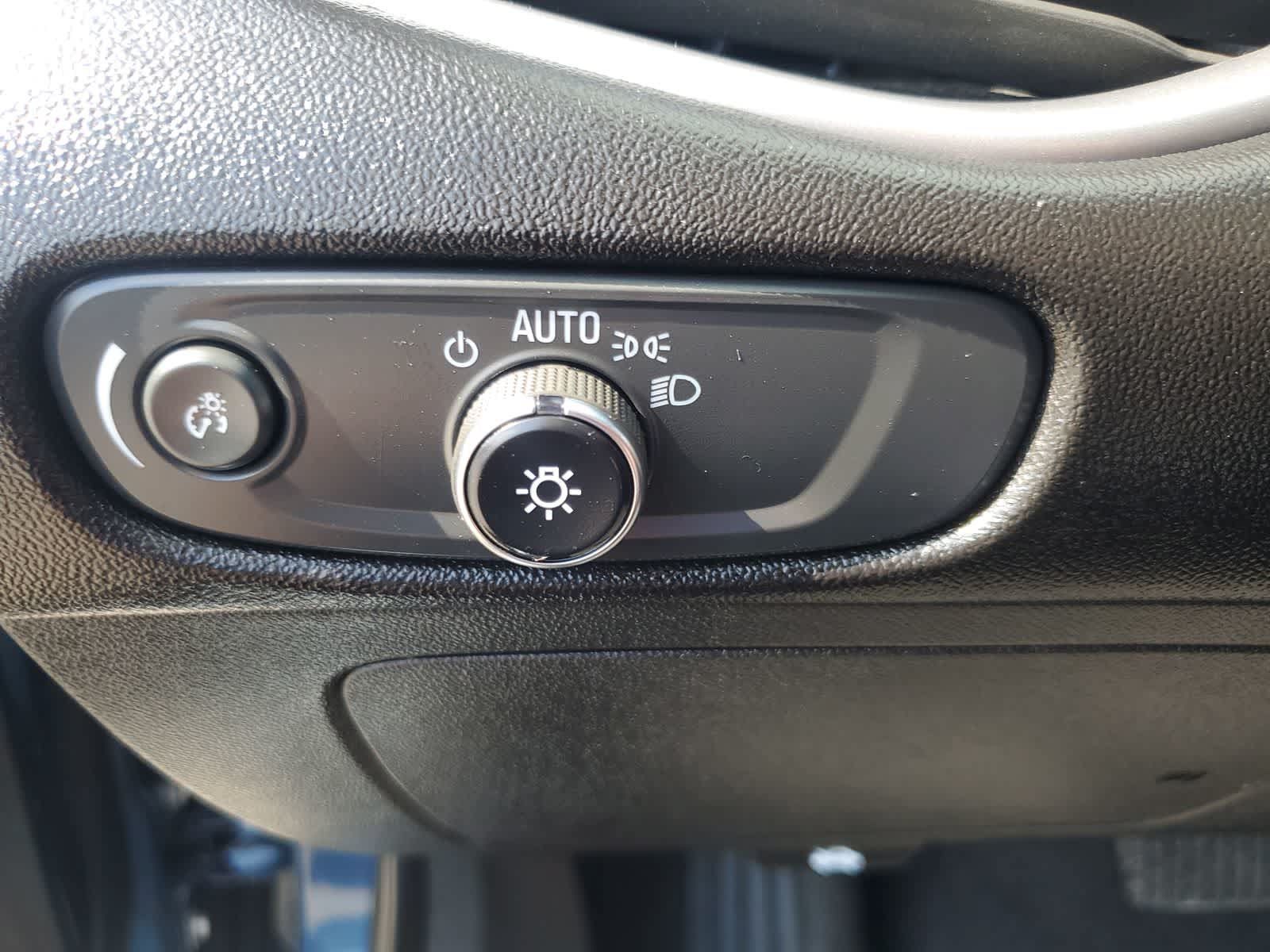 Used 2025 Chevrolet Malibu LT FWD image 19