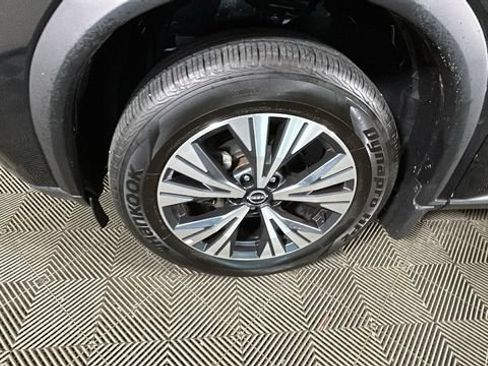 Used 2023 Nissan Rogue SV AWD/4WD image 9