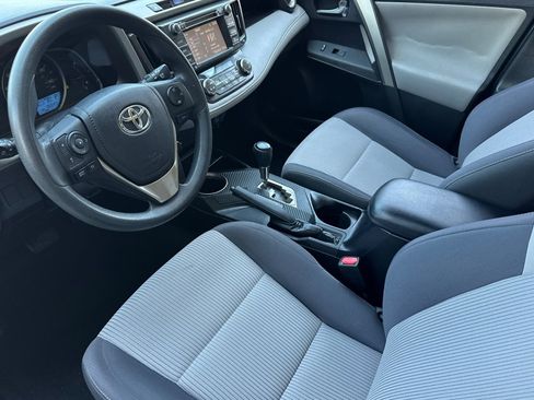 Used 2014 Toyota RAV4 XLE FWD image 4