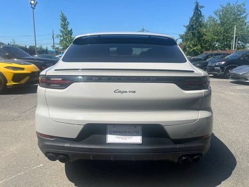 Used 2022 Porsche Cayenne Platinum Edition AWD/4WD image 5