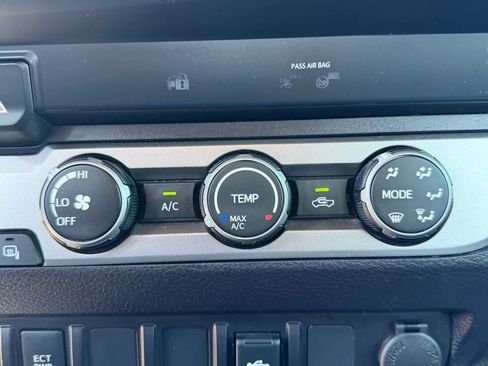 Used 2022 Toyota Tacoma SR w/ SR Convenience Package RWD image 25