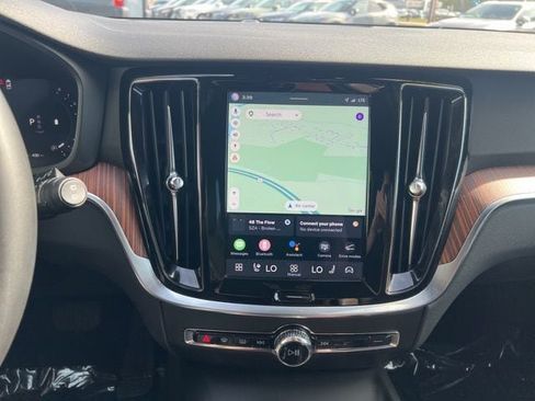 Certified 2025 Volvo V60 B5 Cross Country Plus AWD/4WD image 35