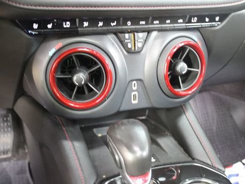 Used 2020 Chevrolet Blazer RS AWD/4WD image 19