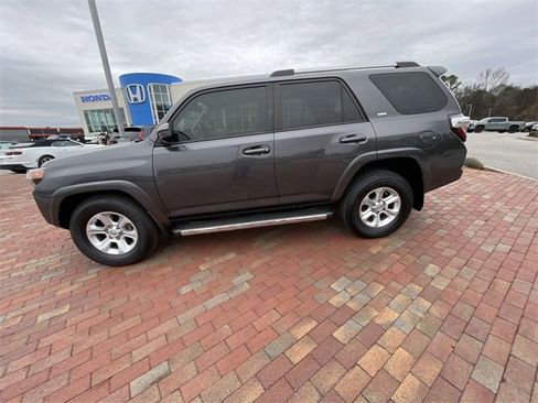 Used 2022 Toyota 4Runner SR5 image 29