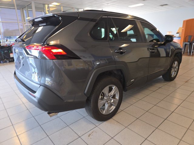 Used 2023 Toyota RAV4 LE AWD/4WD image 8