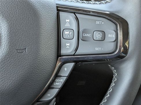 Certified 2025 RAM 1500 Limited image 27