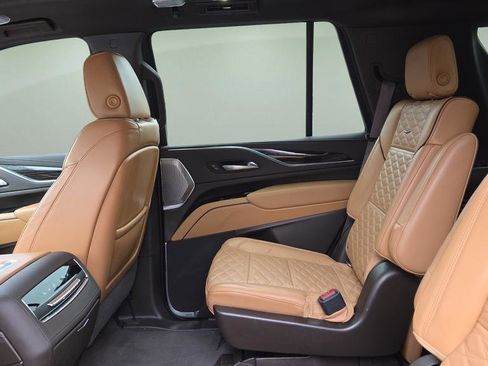 Certified 2022 Cadillac Escalade Sport w/ Touring Package image 22