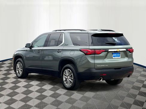 Used 2023 Chevrolet Traverse LT w/ Rear Camera Mirror Package image 4