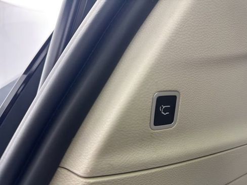 Used 2020 Chrysler Pacifica Limited w/ Advanced Safetytec Group image 50