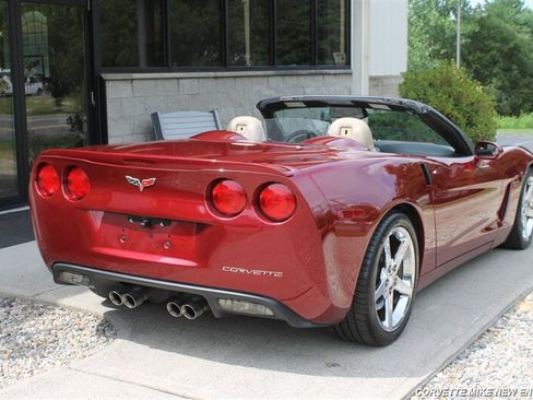 Used 2007 Chevrolet Corvette Convertible w/ Preferred Equipment Group RWD image 24