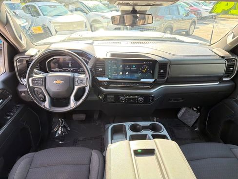 Used 2024 Chevrolet Silverado 2500 LT image 12