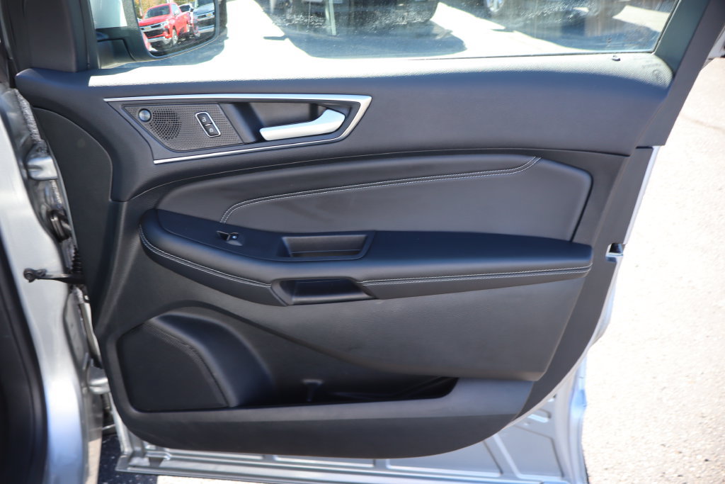 Used 2023 Ford Edge Titanium AWD/4WD image 33