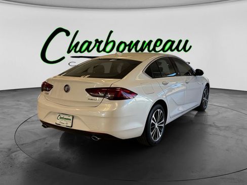Used 2019 Buick Regal Essence w/ Sights and Sounds Package FWD image 5