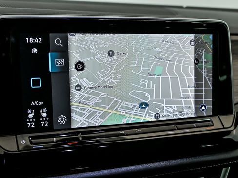 Certified 2025 Volkswagen Atlas SEL Premium R-Line image 20