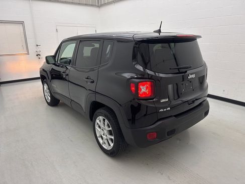 Used 2023 Jeep Renegade Latitude image 9