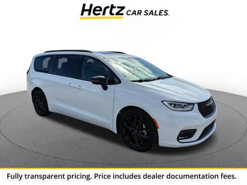 Used 2025 Chrysler Pacifica Limited FWD image 1