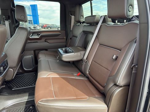 Certified 2025 GMC Sierra 3500 Denali w/ Denali Reserve Package AWD/4WD image 23