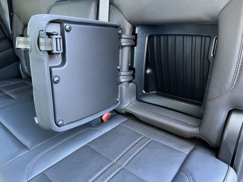 Used 2024 Chevrolet Silverado 1500 High Country w/ High Country Premium Package AWD/4WD image 18