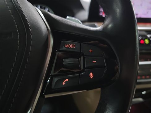 Used 2019 BMW 540i w/ Convenience Package image 18