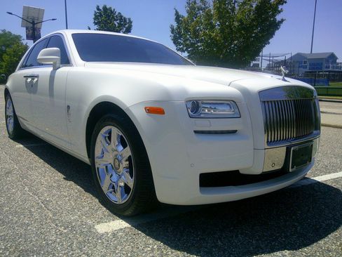 Used 2013 Rolls-Royce Ghost RWD image 26