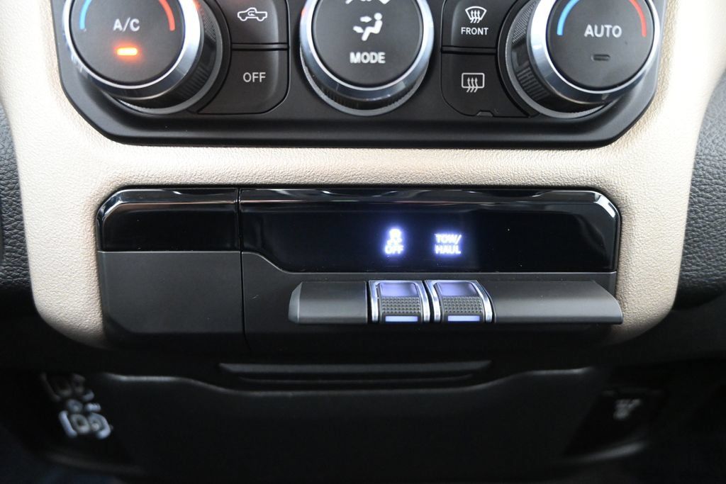 Used 2022 RAM 1500 Laramie AWD/4WD image 31